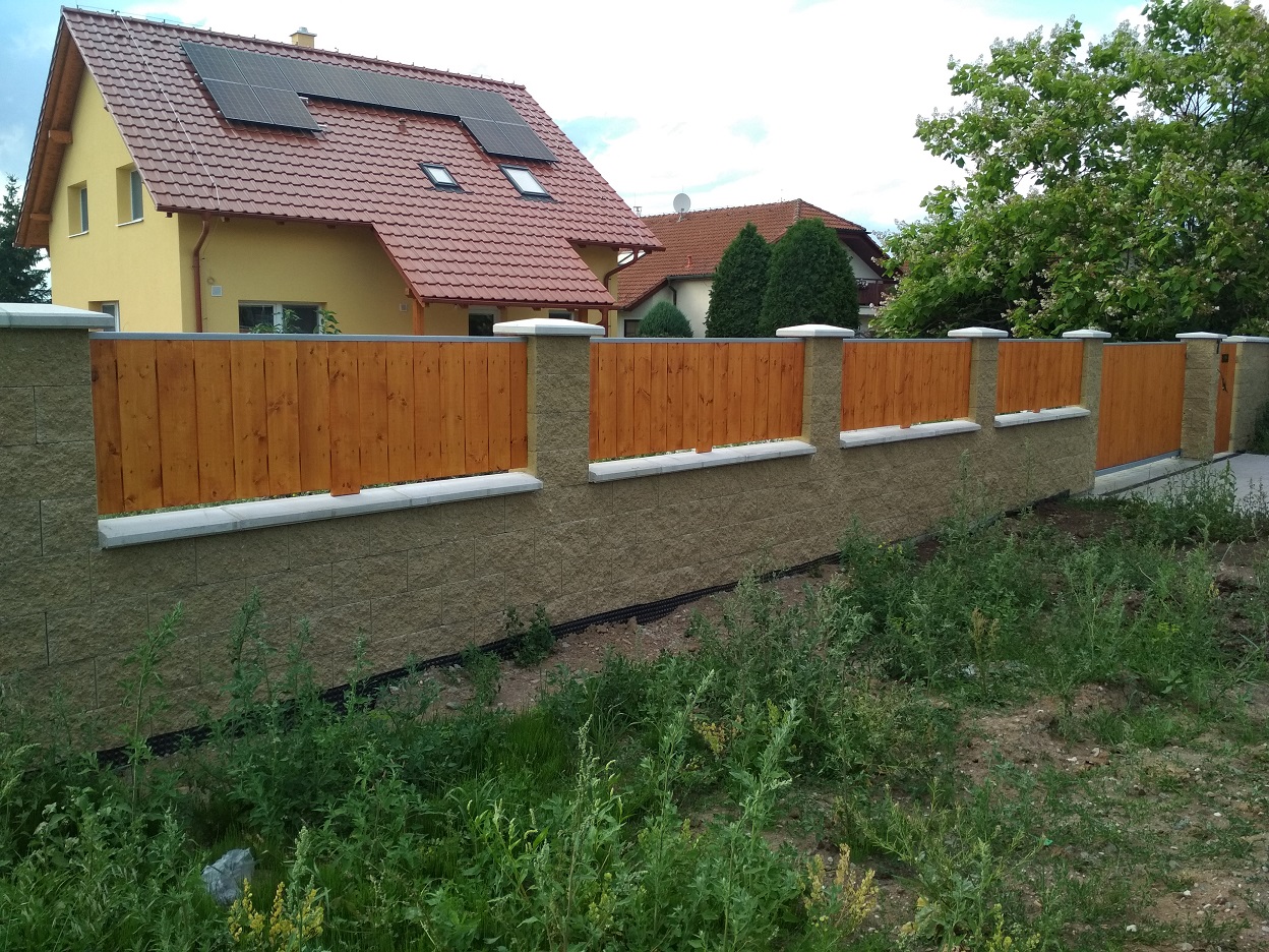 Dřevěná výplň plotu Dřevěná výplň plotu